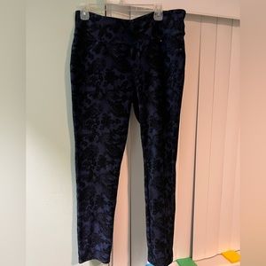 Leggings in a pants style